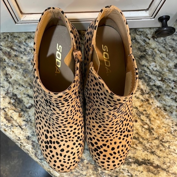 Soda Leopard Print Ankle Boots - Picture 7 of 14
